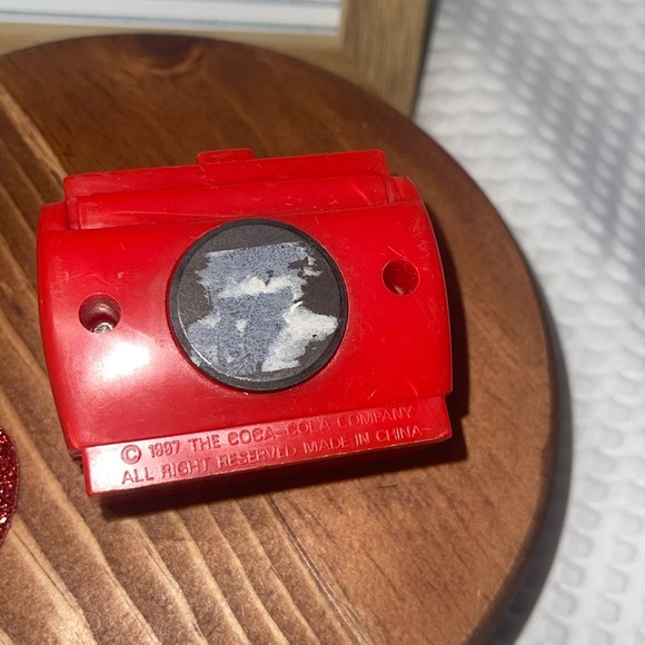 Coca Cola1995  Vintage #51130 Drink Coca Cola Ice Cold Coke Radio Magnet - Picture 5 of 5